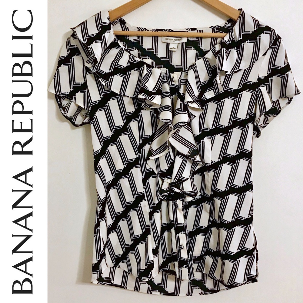 BANANA REPUBLIC Ruffle Front Top (S)